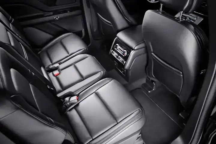 Lincoln Aviator interior for John Wayne Airport private transportation